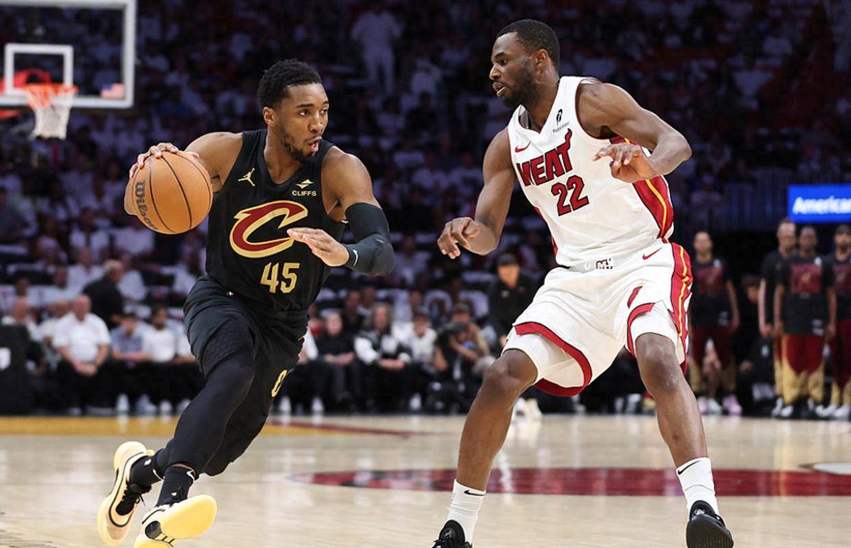 开云平台-迈阿密热火外线组合成为进攻利器，轻松横扫对手的简单介绍