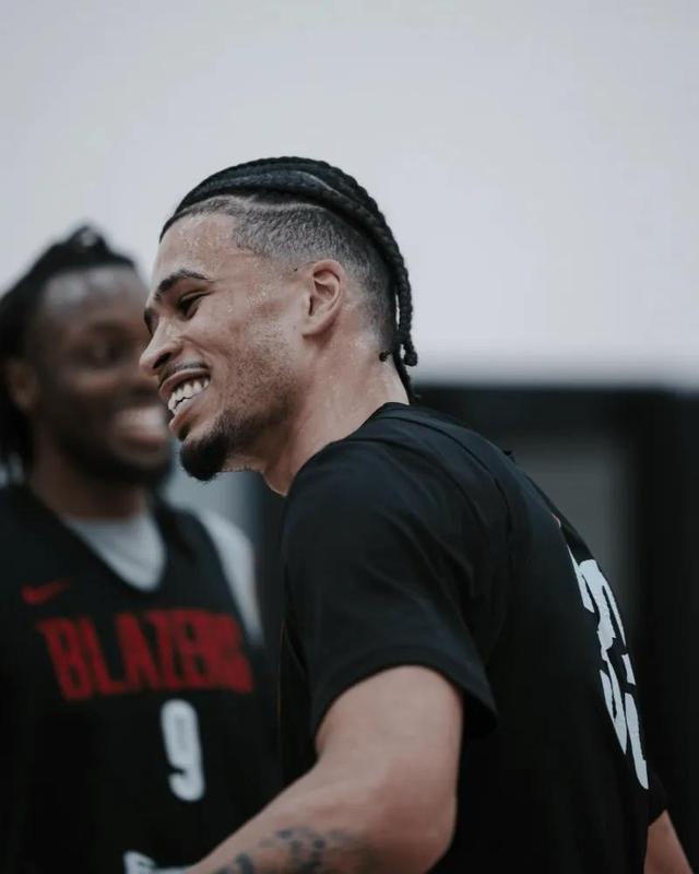 开云体育在线-开拓者年轻球员崭露头角，或将成为未来之星的简单介绍