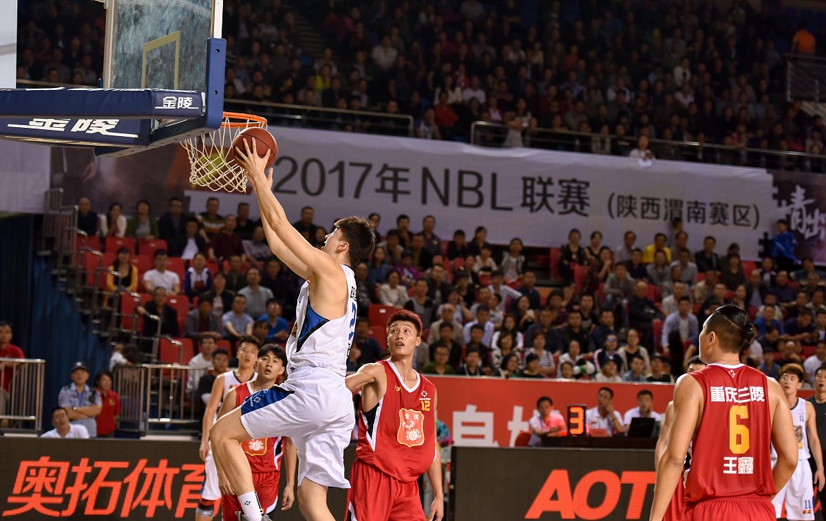 开云下载-一场篮球比赛的胜负，决定于最后时刻