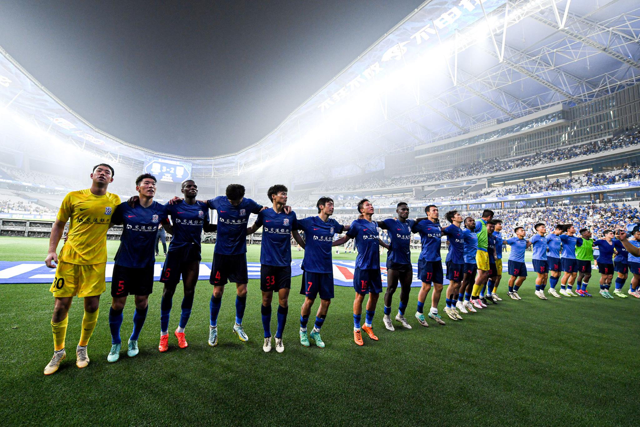 上海申花主场负于重庆斯威，战绩有所波动的简单介绍