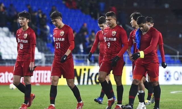 上港客场逼平泰达，积分继续攀升