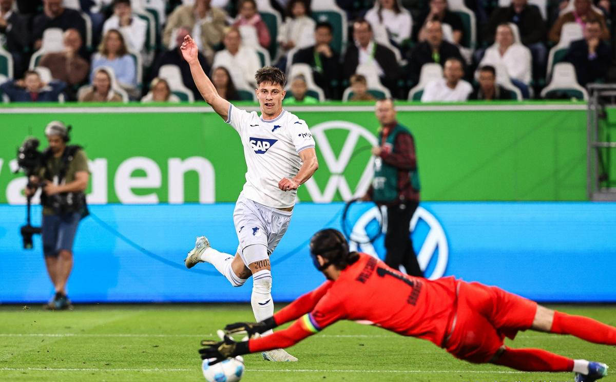 开云下载-关于沃尔夫斯堡客场战平柏林赫塔，保持不败纪录的信息