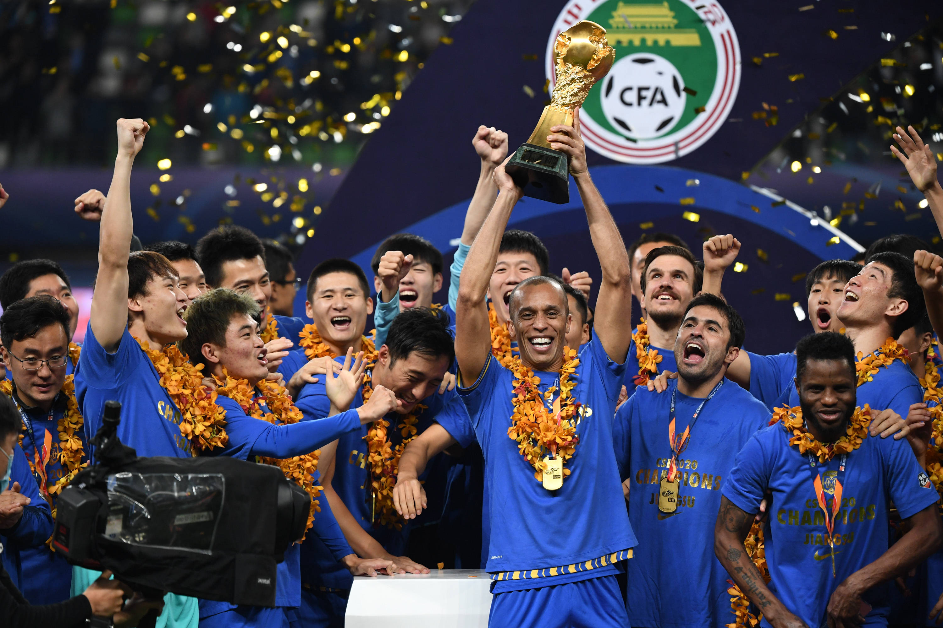 苏宁主场大胜,中超豪强态势稳固 苏宁主场大胜,中超豪强态势稳固