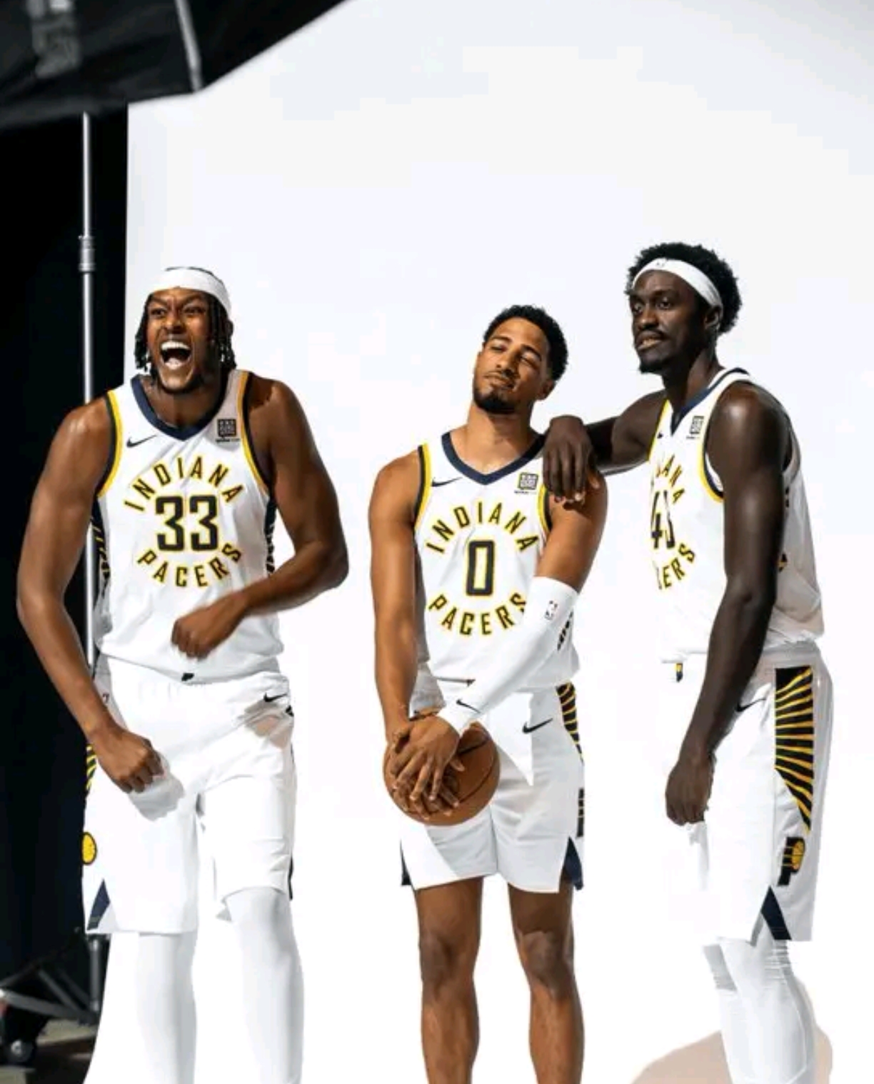 关于步行者击败老鹰，取得东部第八位置的信息