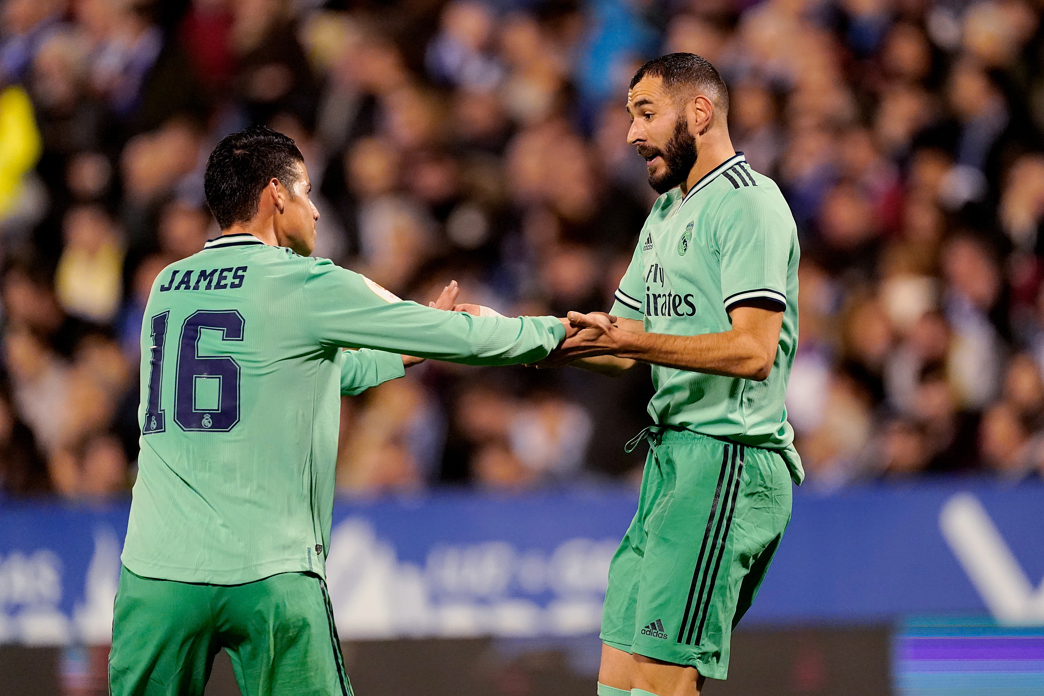 开云体育官网-萨拉哥萨球队成功晋级下一轮