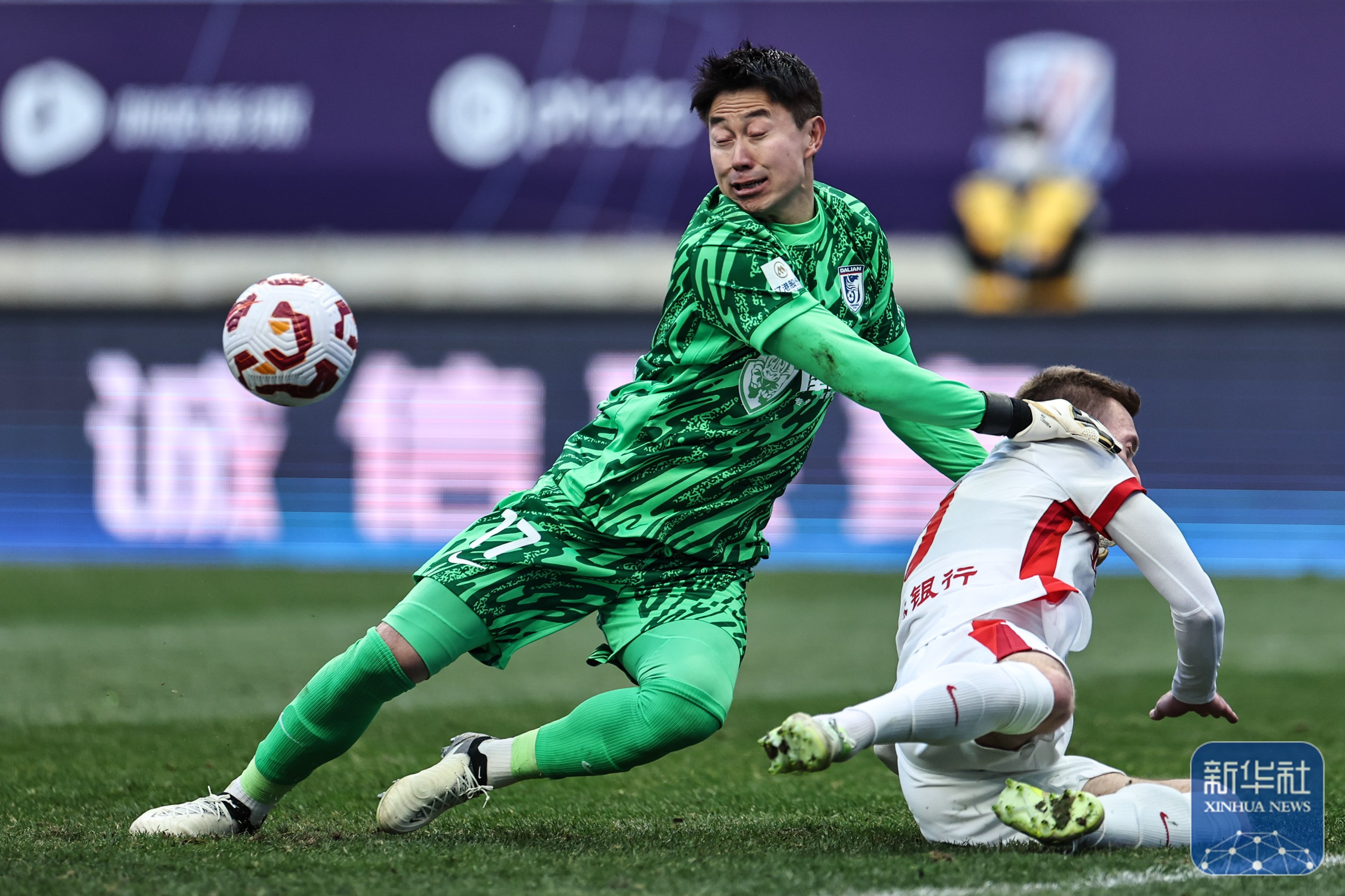 关于长春亚泰客战青岛黄海，势如破竹取得胜利的信息