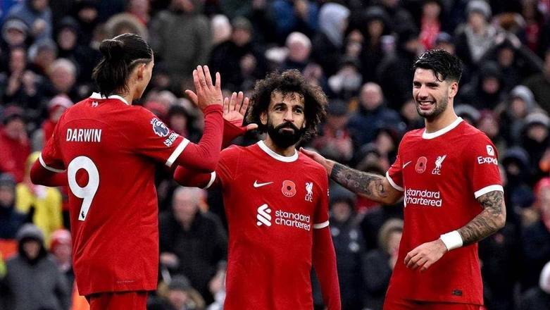 包含利物浦客场碾压南安普顿：强势夺冠的词条