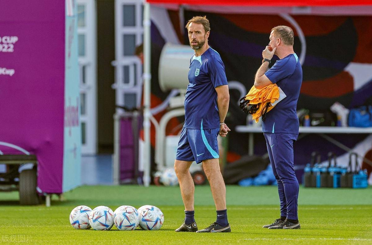 开云体育平台APP-阿尔巴尼亚队胜利摆脱困境，晋级夺目的简单介绍