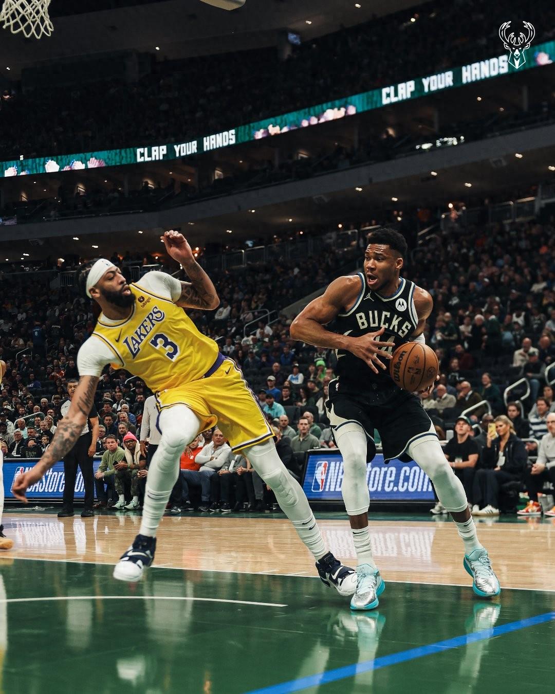 开云体育下载-包含雄鹿客场惊险战胜猛龙，字母哥贡献双+的词条