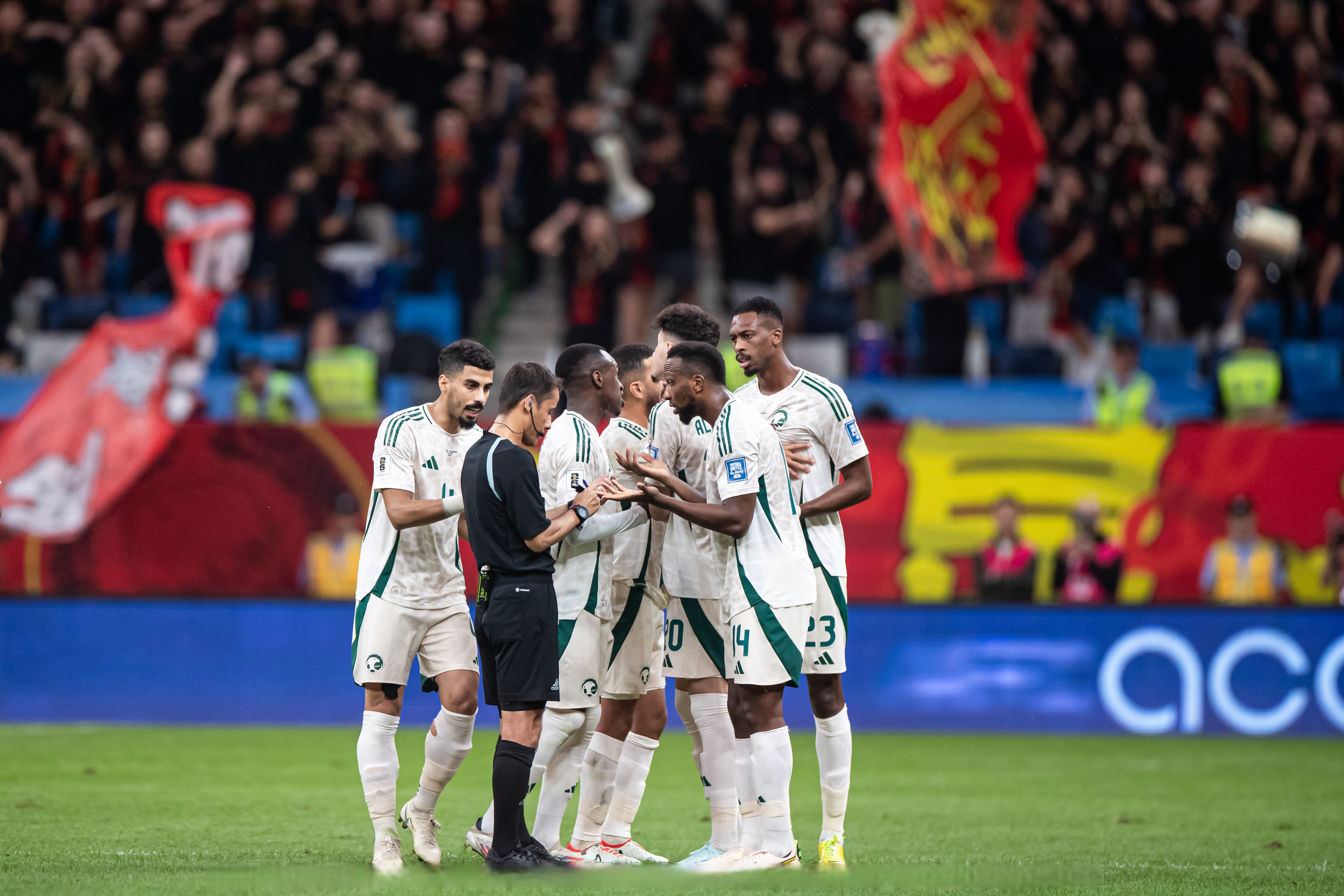 沙尔克下轮比赛对手确定,备战如火如荼 沙尔克下轮比赛对手确定,备战如火如荼