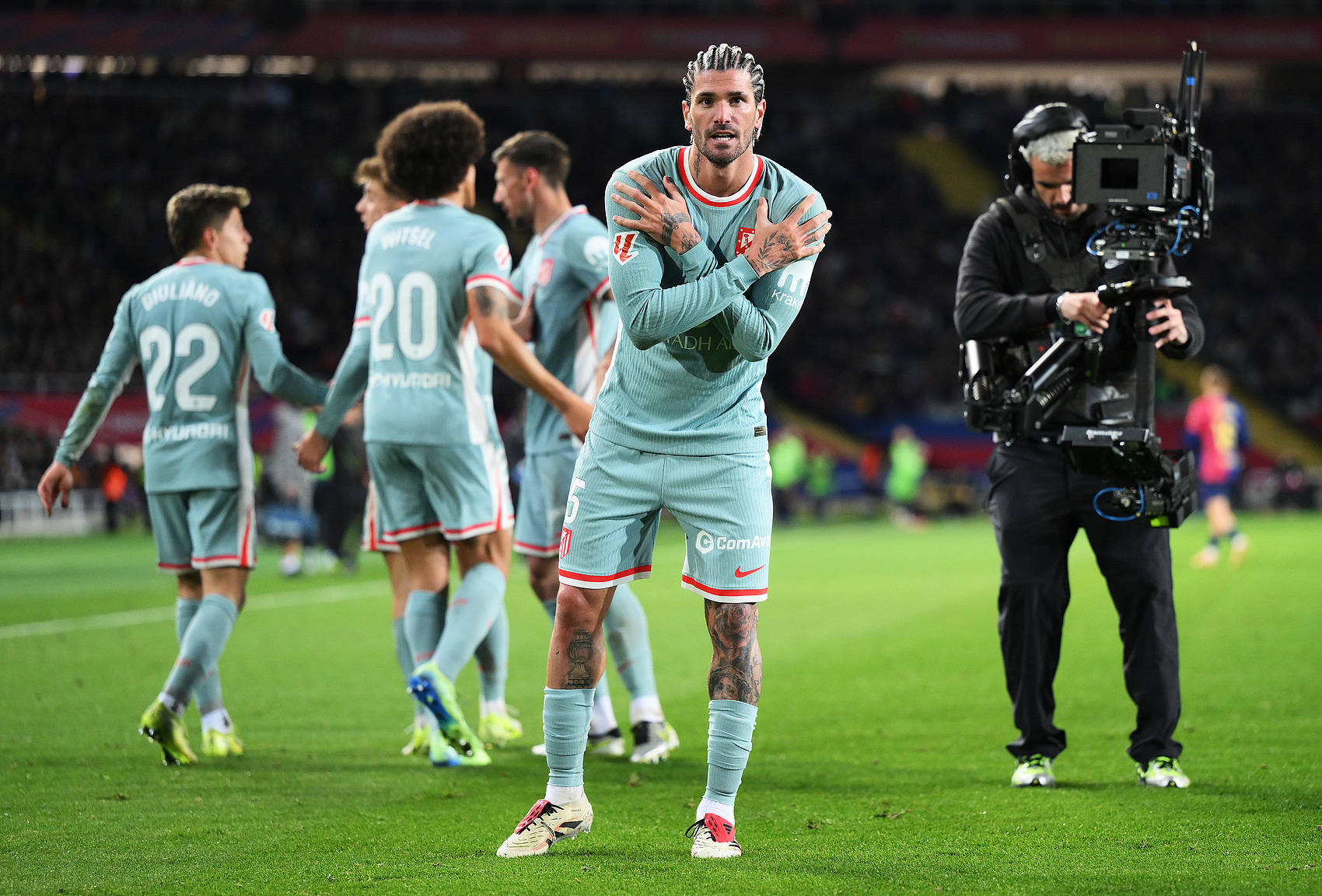 马德里竞技客场告捷，提前晋级