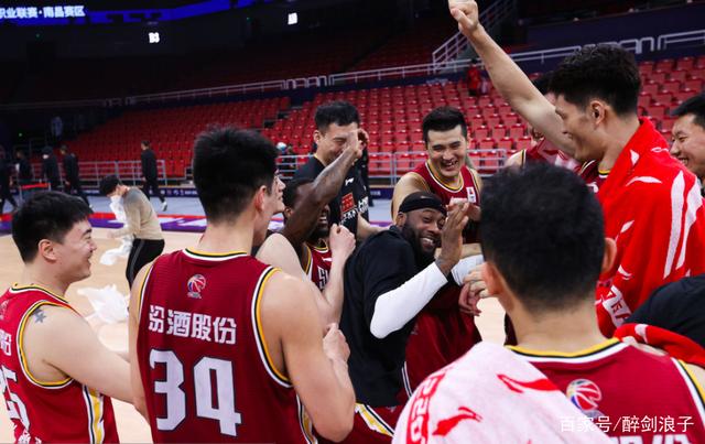 天津队意外取胜，黑马冲刺季后赛