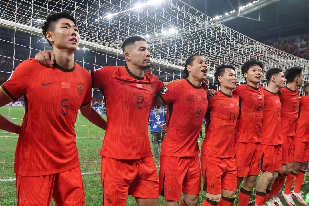 开云体育官方网站-足球比赛创造惊喜战绩，队伍表现出色