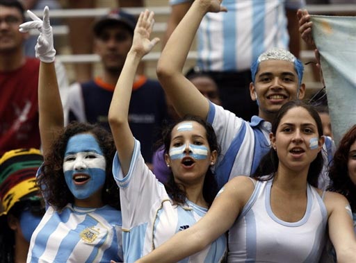 开云体育app-秘鲁篮球联赛冠军争夺激烈，球员实力均衡