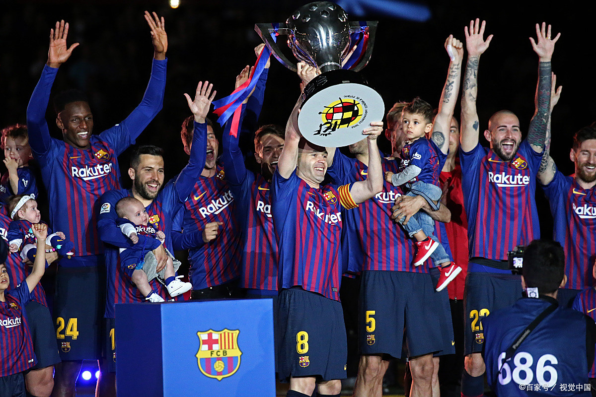 包含巴萨轻取对手，欧冠之路再添一胜的词条