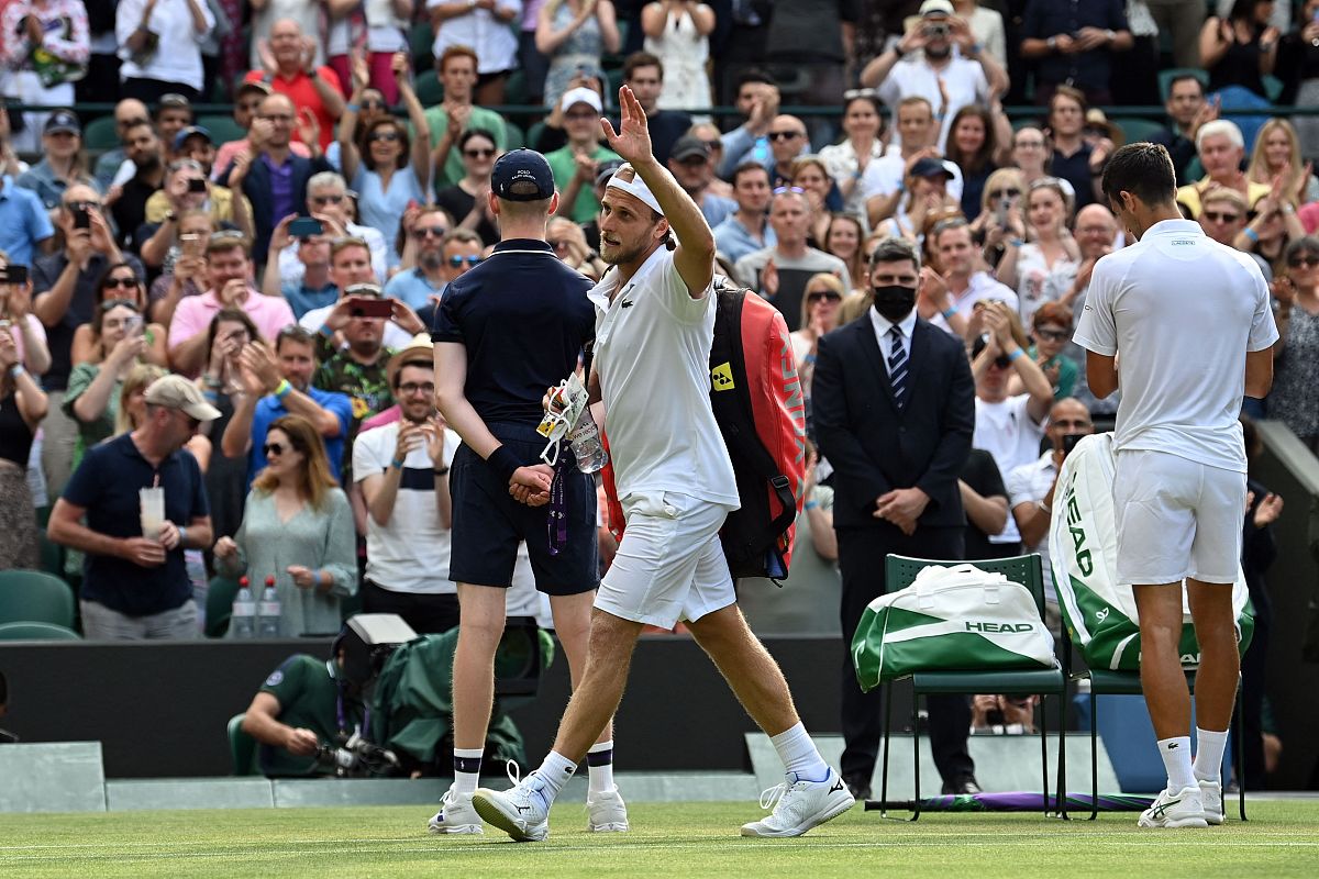 英格兰队主帅南安普顿足球俱乐部下课