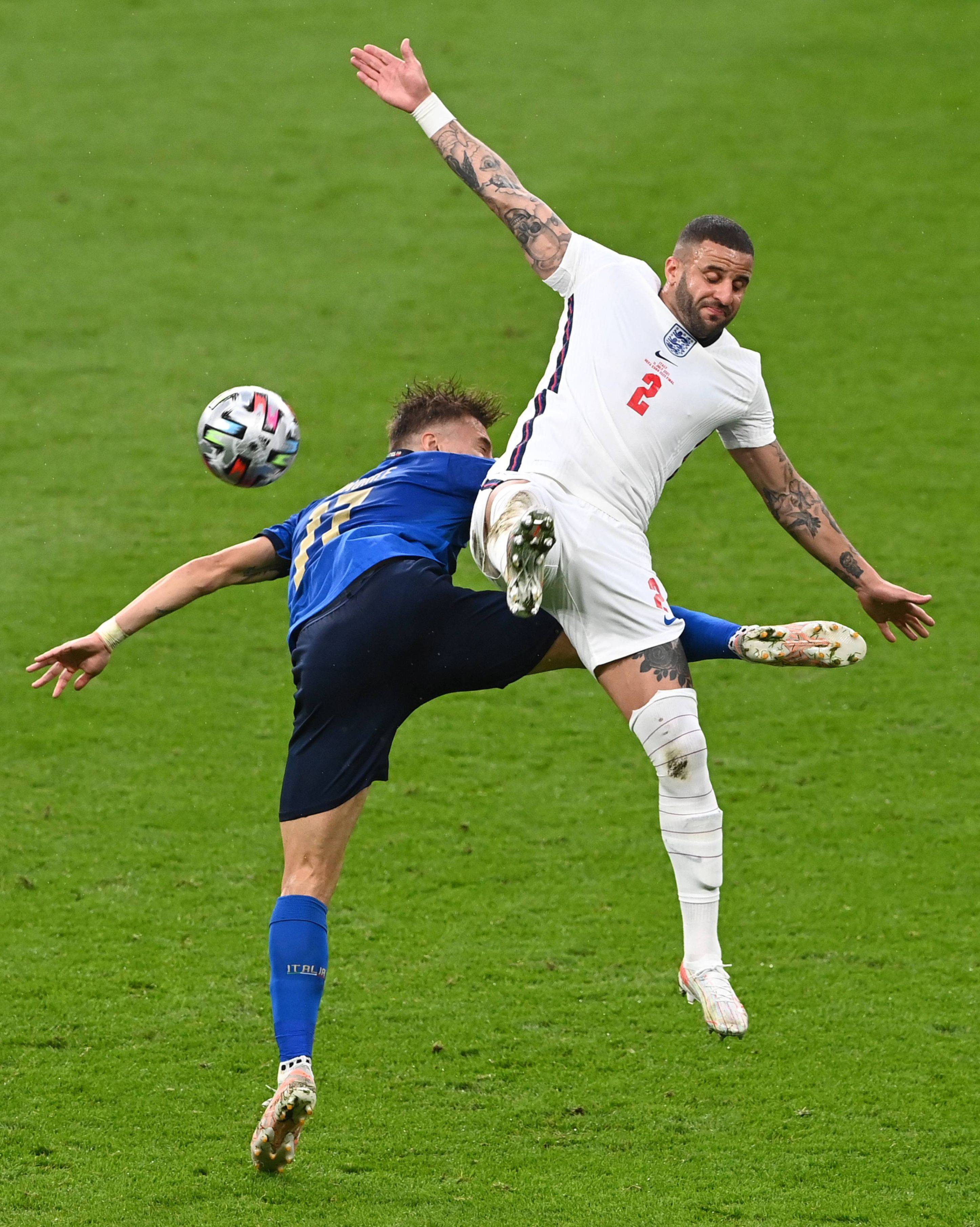 足球比赛决赛将上演激烈角逐!