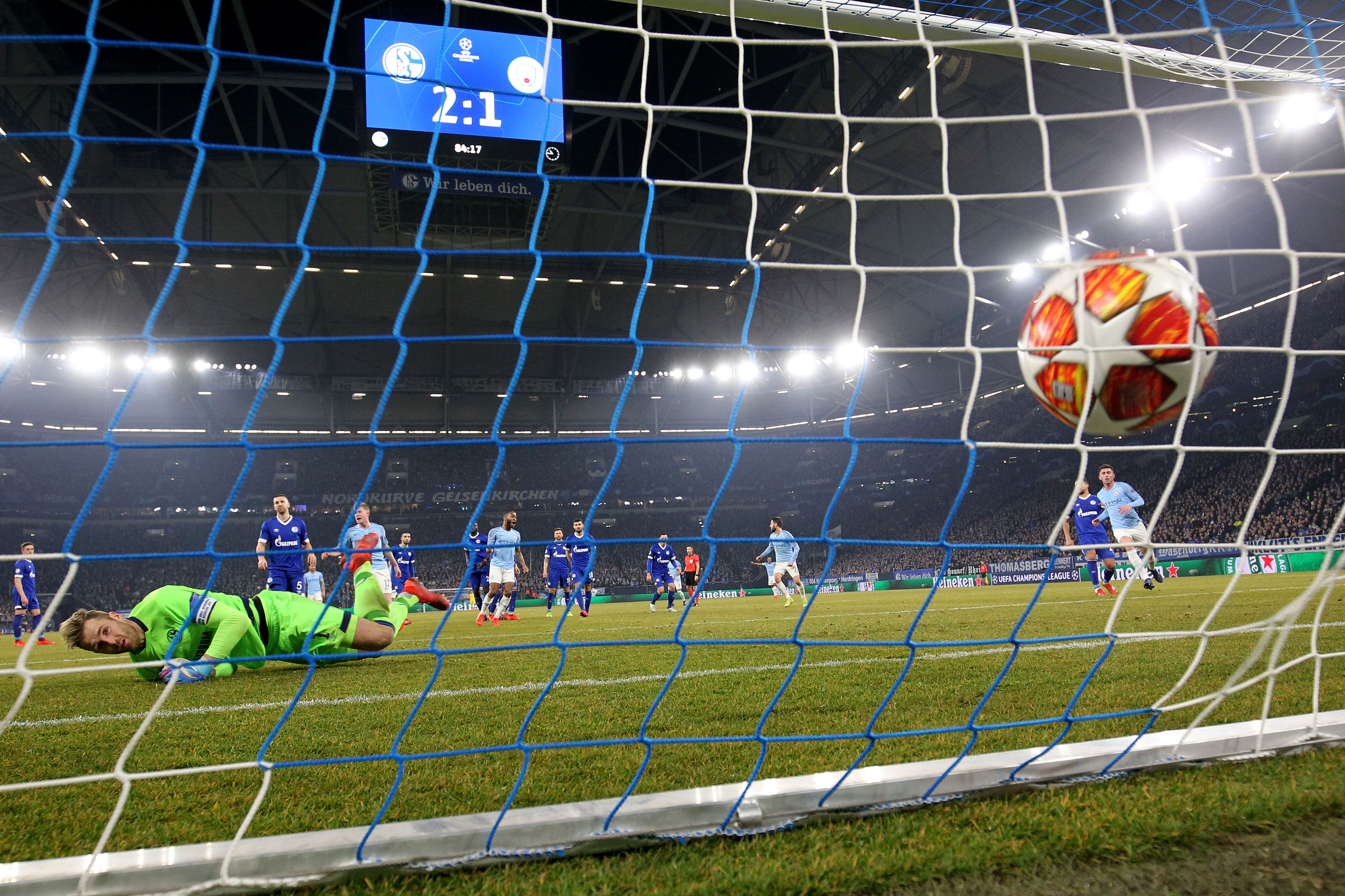 开云APP-沙尔克客场大胜，形势一片向好