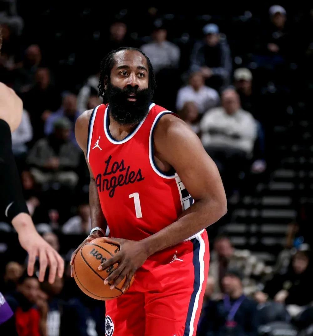 火箭成功力克森林狼，豪取四连胜