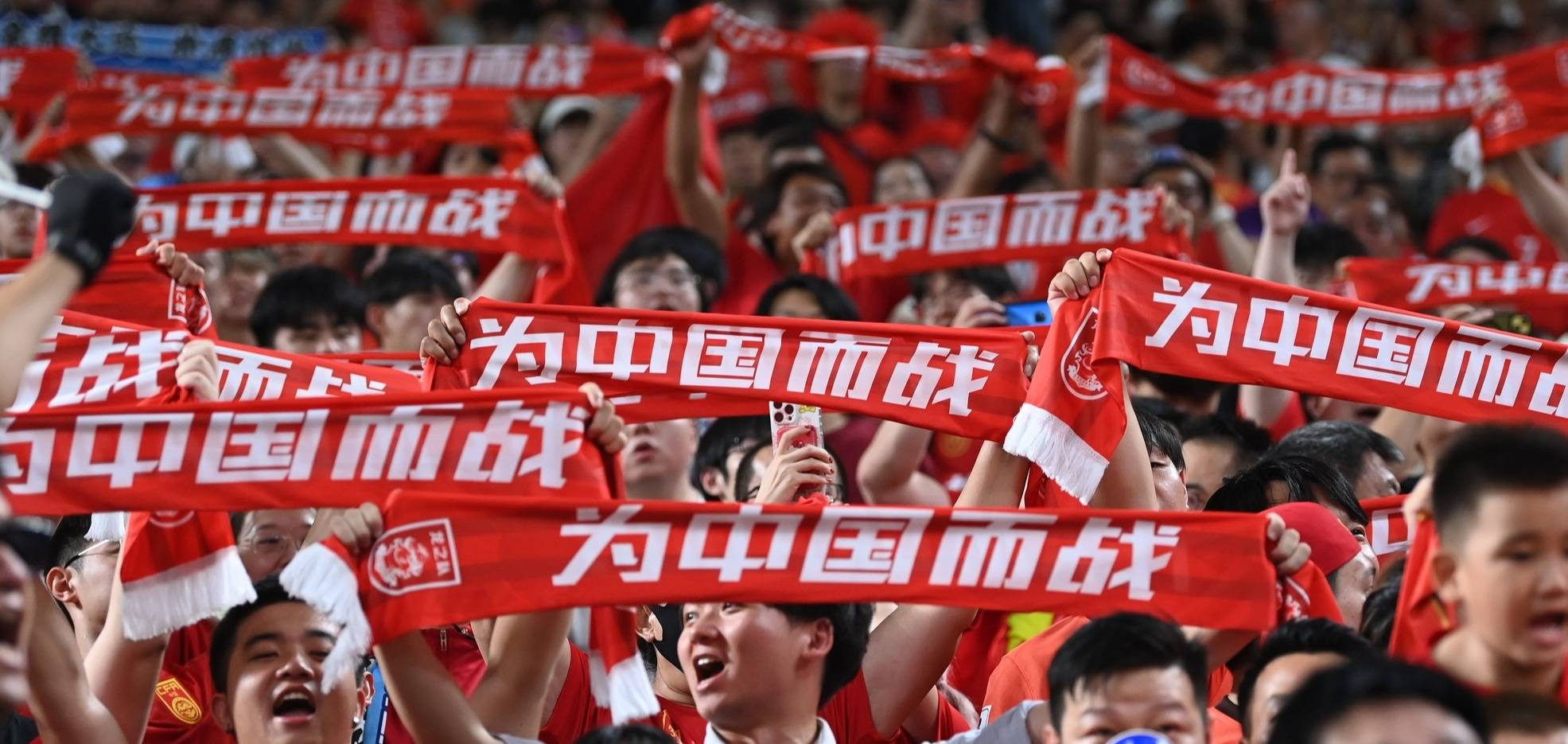 足球竞技大潮汹涌，风云再起谁能独步江湖