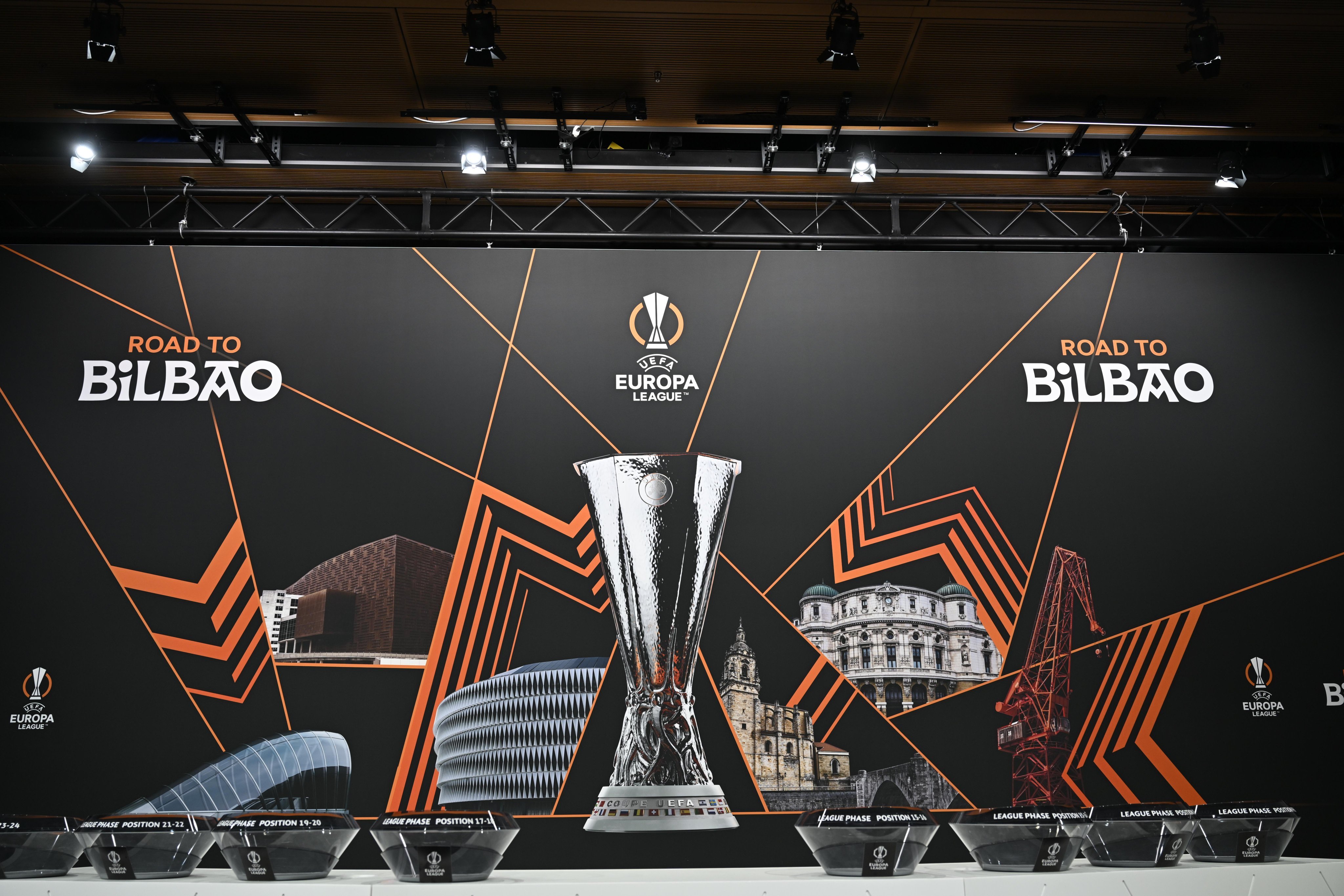 包含欧洲赛场：爱尔兰惨败，遭遇淘汰赛梦碎的词条