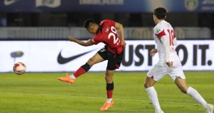 包含队伍历史对决，势必引发火花的词条