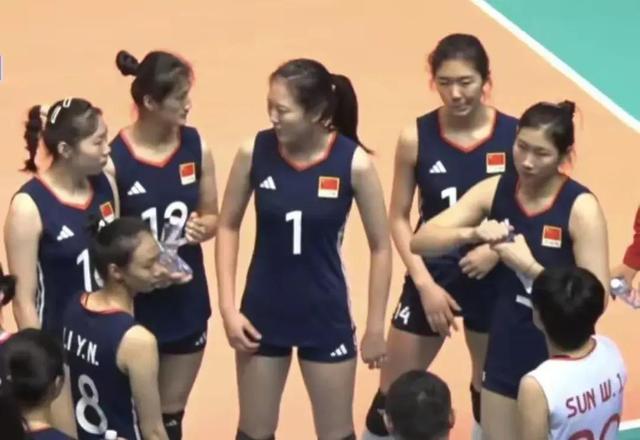 罗马尼亚女足全身而退，实现惊险晋级