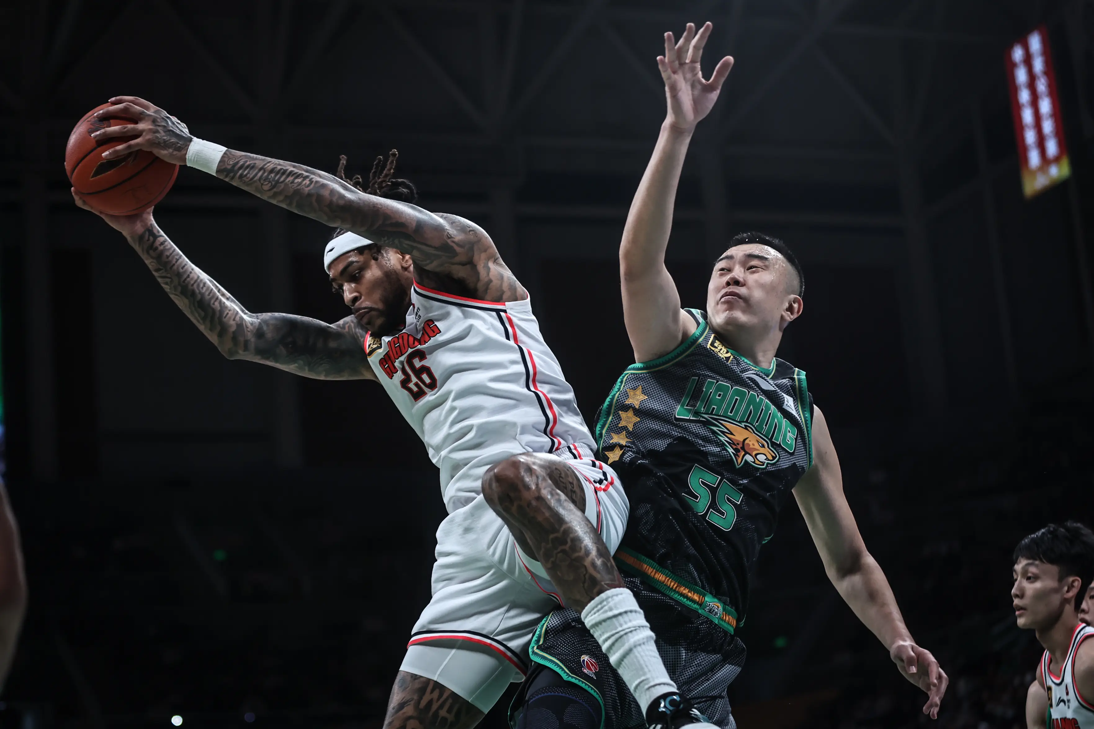 包含辽宁队在比赛中力挫对手，赛季再添一胜的词条