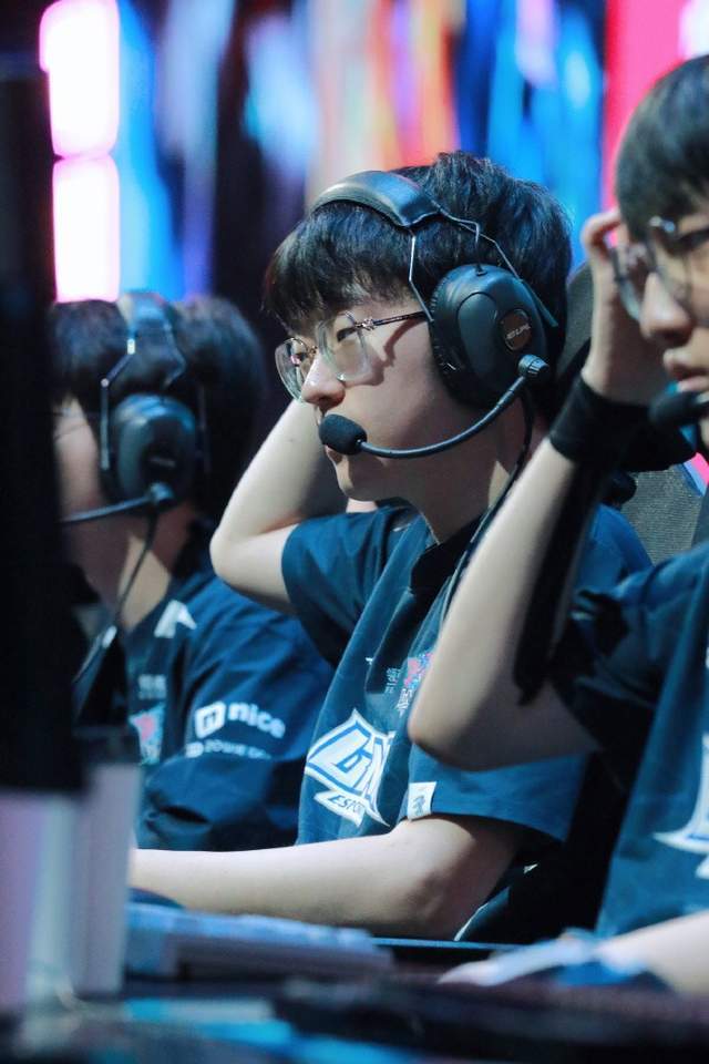 PSG险胜RNG，BDD拿下关键大龙激烈交锋入围赛，让粉丝疯狂欢呼