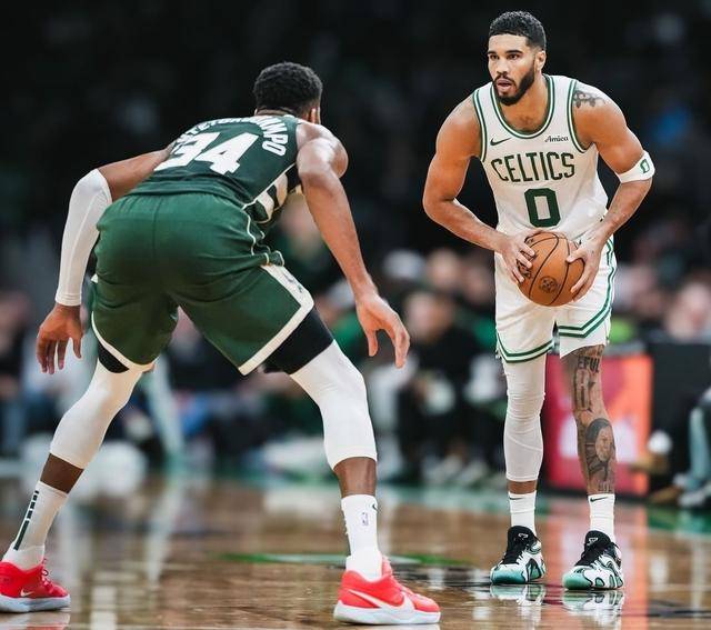 雄鹿大胜热火，字母哥状态火爆