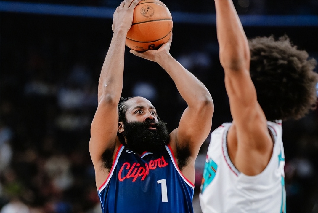 哈登32分率火箭再胜骑士