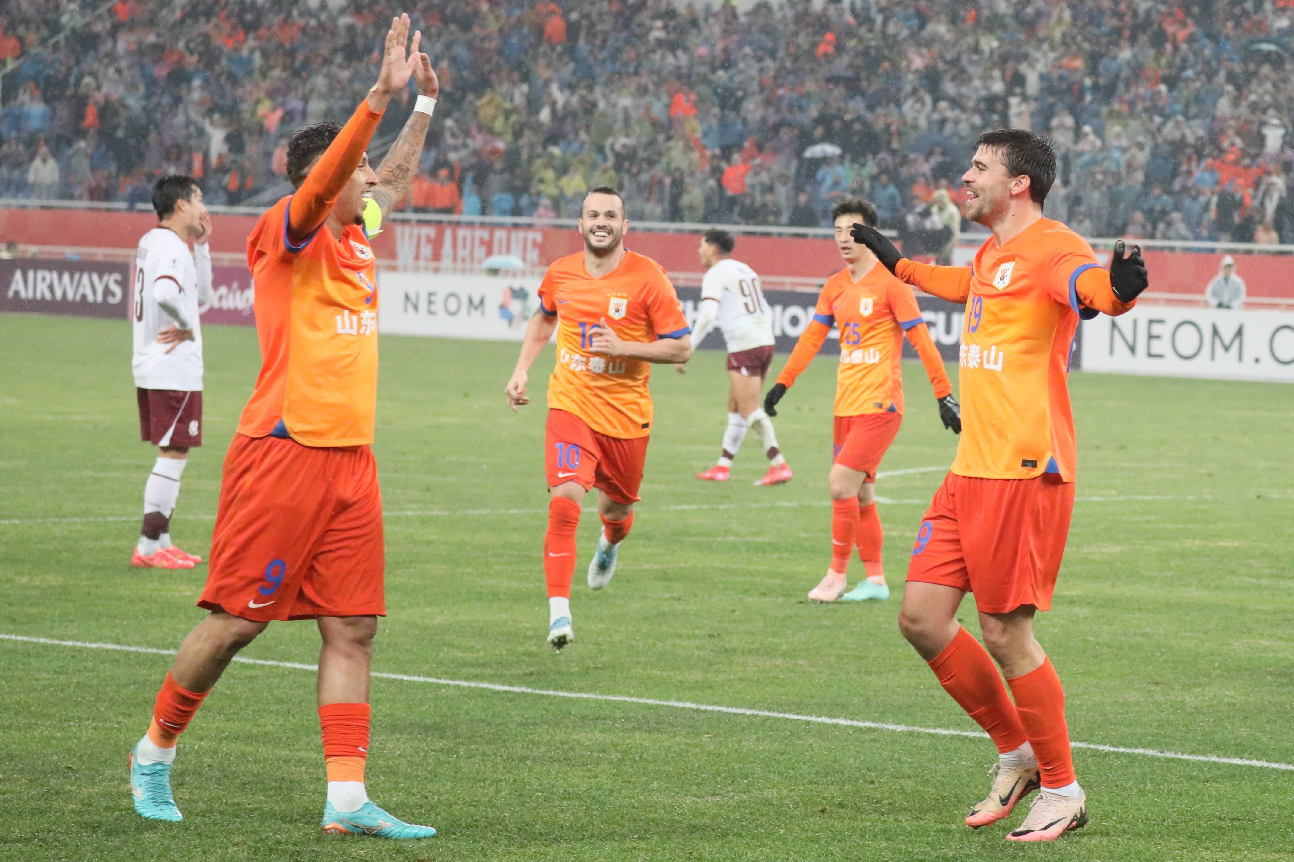 莱比锡红牛坚守主场，力争摘得联赛冠军